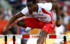 Dayron Robles, durante el Mundial bajo techo en Doha, 2009