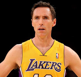 El retirado jugador de baloncesto estadounidense Steve Nash