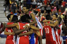 Jugadores del equipo de Cuba tras la victoria ante Rusia