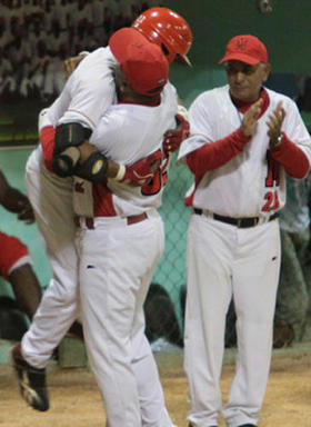 Júbilo en el equipo de Matanzas. Foto: José L. Anaya