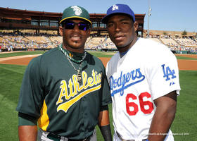 Los peloteros cubanos Yoenis Céspedes y Yasiel Puig, actualmente en las Grandes Ligas. Los peloteros cubanos Yoenis Céspedes y Yasiel Puig, actualmente en las Grandes Ligas