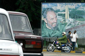 Un cartel de Fidel Castro en una calle habanera