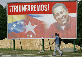 Cartel del presidente venezolano Hugo Chávez en La Habana