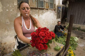 Cuentapropista en una calle de La Habana. (AP)