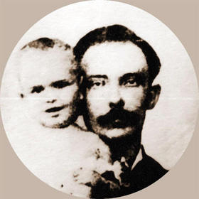 Martí junto a su hijo.