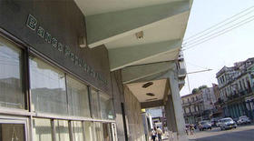 Banco Popular de Ahorro: alarma ante los morosos. (EER) Banco Popular de Ahorro: alarma ante los morosos