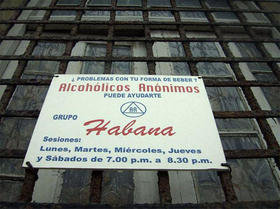 Una sede de Alcohólicos Anónimos en La Habana