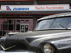 Oficina de venta de pasajes de Cubana de Aviación, en La Habana