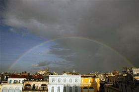 Un arcoiris en la Habana Vieja, tras las lluvias asociadas al huracán Dean