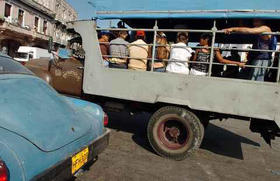 Camión particular de transporte de viajeros