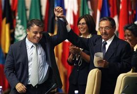 Pérez Roque y Raúl Castro, en la clausura de la Cumbre NOAL