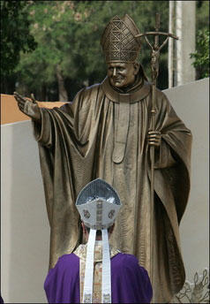 Estatua de Juan Pablo II