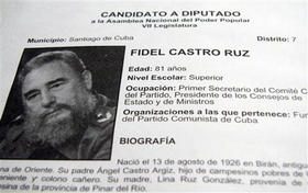 'Pasquín electoral' de Fidel Castro, con una foto de hace 20 años. (AP)