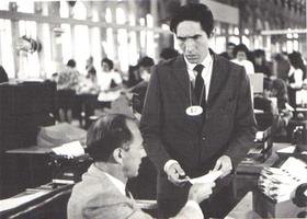 El actor Salvador Wood en un fotograma del filme 'La muerte de un burócrata'.