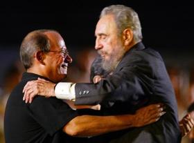 Silvio Rodríguez y Fidel Castro, en una imagen de 2004