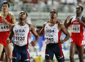 El cubano Dayron Robles (camiseta 467), cuarto lugar en 110 c/v (m) en el Mundial de Atletismo de Osaka. (AP)