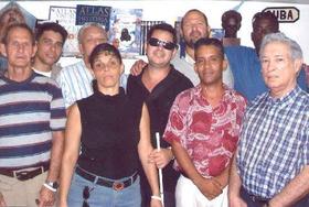 Al centro, con gafas, el opositor Juan Carlos González Leyva, flanqueado por miembros del Consejo de Relatores de Derechos Humanos