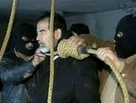 Instantes de la ejecución de Sadam Husein