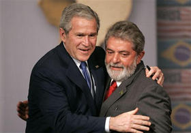 George W. Bush y Lula da Silva, durante la estancia del primero en Brasil
