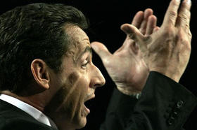 El candidato conservador francés Nicolás Sarkozy, durante un acto de campaña. (AP)