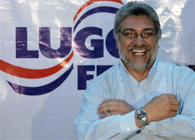El presidente electo Fernando Lugo, durante un encuentro con la prensa