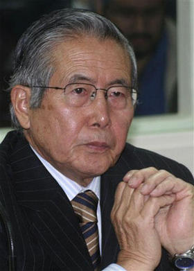 El ex presidente peruano Alberto Fujimori durante el juicio. (AP)