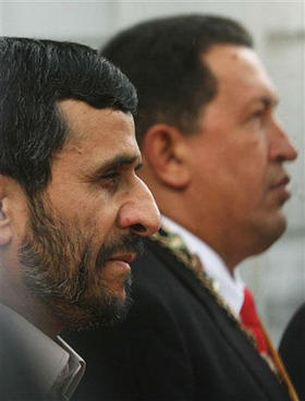 Mahmoud Ahmadinejad, presidente de Irán, junto a Hugo Chávez