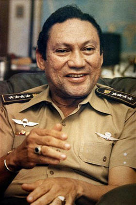 El ex dictador panameño Manuel Antonio Noriega, en una imagen de 1989. (AP)