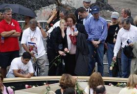 Familiares de víctimas del 11 de septiembre. Conmemoración del sexto aniversario de los atentados. (AP) 11-S