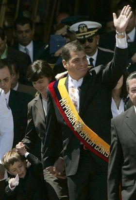 El nuevo presidente de Ecuador, Rafael Correa, tras la ceremonia de toma de posesión. (AP) Rafael Correa