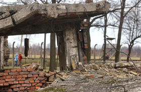 Ruinas de las cámaras de gas del campo de exterminio nazi de Auschwitz-Birkenau