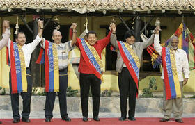 Ortega, Lage, Chávez, Morales y Preval, representantes de Nicaragua, Cuba, Venezuela, Bolivia y Haití, durante una cumbre del ALBA