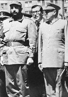 Castro junto a Pinochet en una foto de archivo