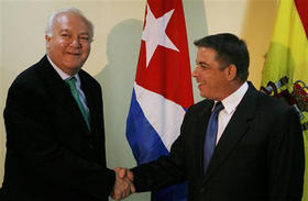 Los cancilleres de España y Cuba, Moratinos y Pérez Roque, durante la visita del primero a la Isla en abril pasado
