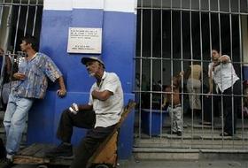 Santiago de Cuba: cubanos a la espera de 'algo'