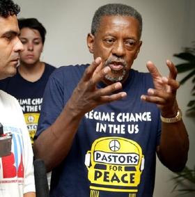 Lucius Walker, líder de Pastores por la Paz, en una de sus periódicas visitas a La Habana
