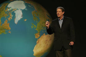 El ex presidente norteamericano Al Gore en una escena de su documental 'Una verdad incómoda'. (AP/PARAMOUNT)