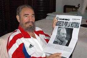 Fidel Castro. Primeras fotos tras su operación. (AP) Fidel Castro