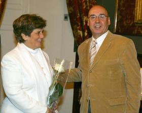 Blanca Reyes y el presidente del Senado español, Javier Rojo. (DAVID CORRAL) Reyes y Rojas