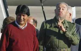 Morales y Castro en el aeropuerto José Martí.