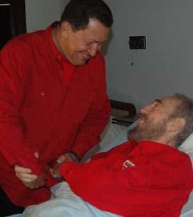 Fidel Castro convaleciente (a la derecha) recibe a su aliado Hugo Chávez. (GRANMA) Chavez y Castro
