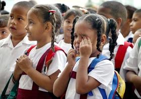 Pioneros durante un 'acto revolucionario' de inicio de curso