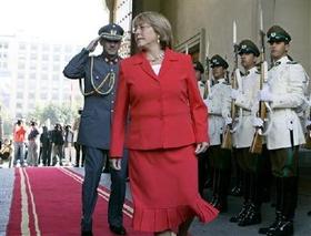 Michelle Bachelet, durante su primer día de trabajo como presidenta