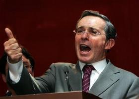 Presidente colombiano Álvaro Uribe, tras resultar reelecto