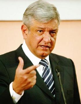 Andrés Manuel López Obrador (PRD), al frente de las encuestas en México.