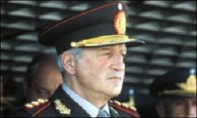 Teniente general Leopoldo Fortunato Galtieri, quien presidió la junta militar argentina a principio de los ochenta