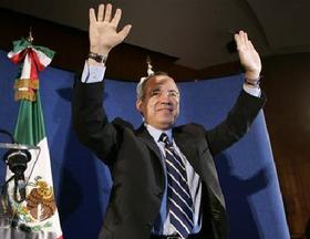 Felipe Calderón, declarado por la autoridad electoral vencedor de las elecciones mexicanas