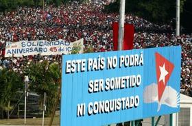 Durante el acto por el Primero de Mayo, La Habana, 2005