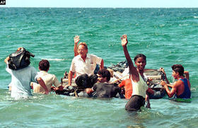 Balseros en el mar