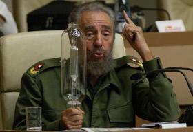 Castro con un 'bombillo ahorrador'